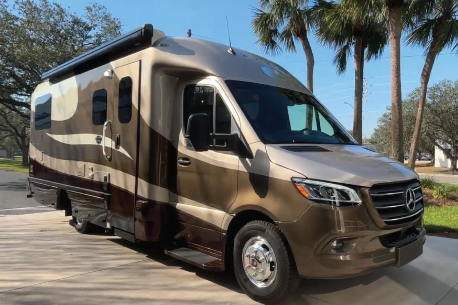 Coach House RV Class C for sale